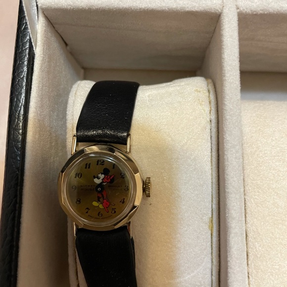Mickey Mouse watch - Picture 1 of 1
